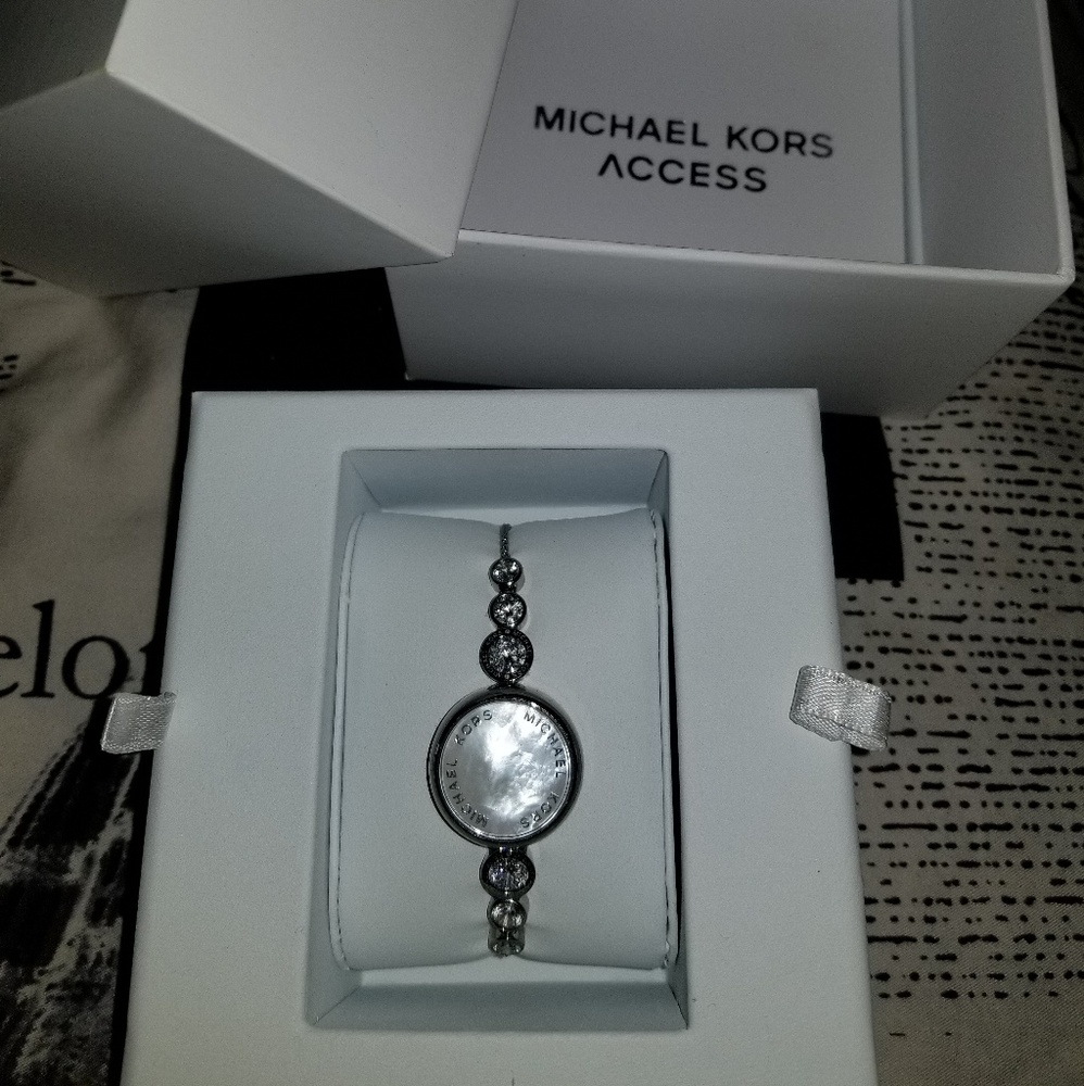 Michael Kors fitness tracker